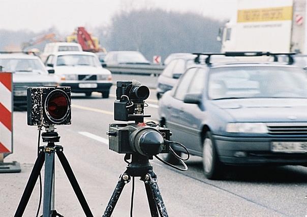 Anders als in Deutschland werden in Frankreich, Italien und den Niederlanden rigoros die Fahrzeughalter für Verkehrssünden haftbar gemacht. Foto: ADAC/dpp/Auto-Reporter.NET